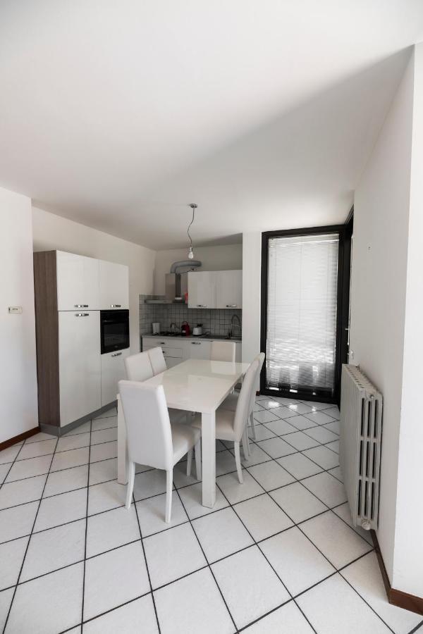 Garda Fantasy Terrazza Apartment Desenzano del Garda Exterior foto